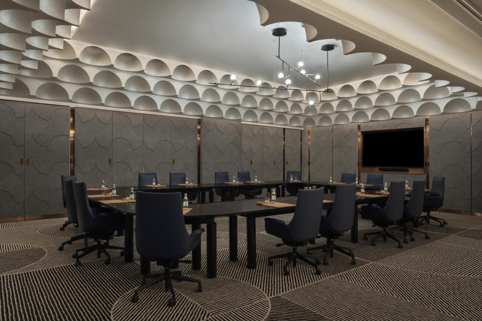 So/ Uptown Dubai Hotel Bagian luar foto The meeting room of the Executive Council